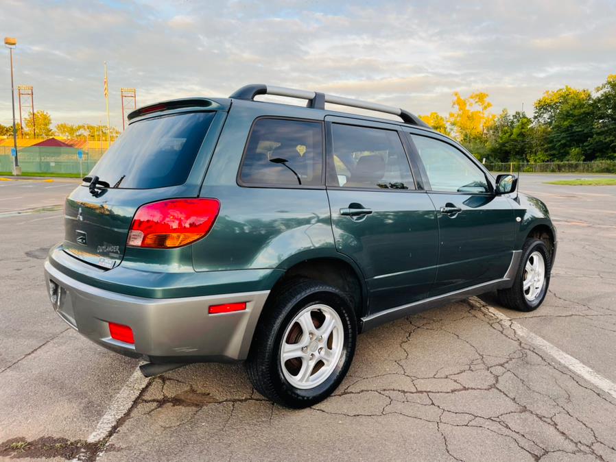 Used Mitsubishi Outlander 4dr AWD LS 2004 | Supreme Automotive. New Britain, Connecticut Used Mitsubishi Outlander 4dr AWD LS 2004 | Supreme Automotive. New Britain, Connecticut