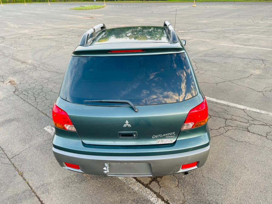 Used Mitsubishi Outlander 4dr AWD LS 2004 | Supreme Automotive. New Britain, Connecticut Used Mitsubishi Outlander 4dr AWD LS 2004 | Supreme Automotive. New Britain, Connecticut