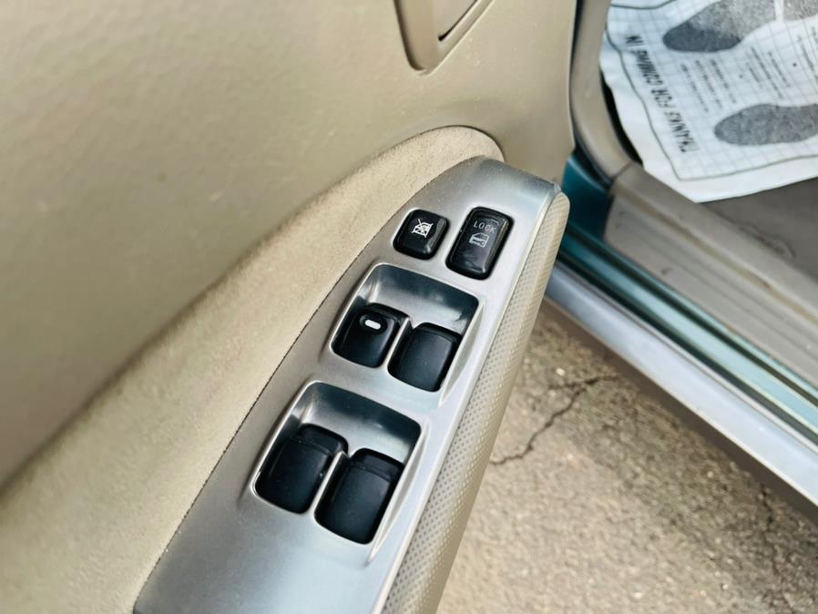 Used Mitsubishi Outlander 4dr AWD LS 2004 | Supreme Automotive. New Britain, Connecticut Used Mitsubishi Outlander 4dr AWD LS 2004 | Supreme Automotive. New Britain, Connecticut