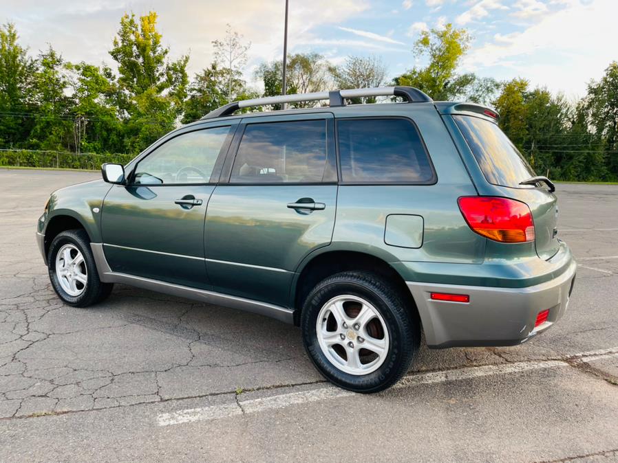 Used Mitsubishi Outlander 4dr AWD LS 2004 | Supreme Automotive. New Britain, Connecticut Used Mitsubishi Outlander 4dr AWD LS 2004 | Supreme Automotive. New Britain, Connecticut