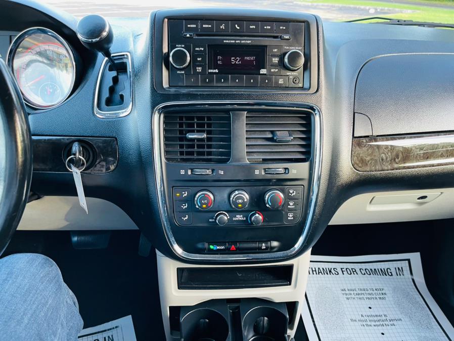 2012 Dodge Grand Caravan 4dr Wgn SE, available for sale in New Britain, Connecticut | Supreme Automotive. New Britain, Connecticut 2012 Dodge Grand Caravan 4dr Wgn SE, available for sale in New Britain, Connecticut | Supreme Automotive. New Britain, Connecticut