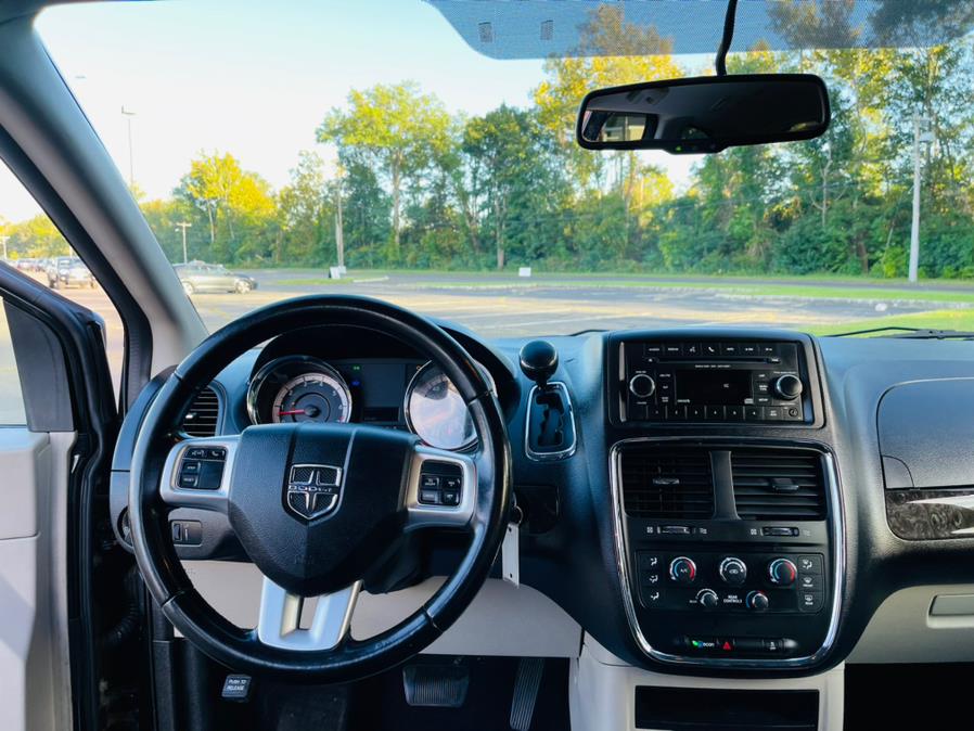 2012 Dodge Grand Caravan 4dr Wgn SE, available for sale in New Britain, Connecticut | Supreme Automotive. New Britain, Connecticut 2012 Dodge Grand Caravan 4dr Wgn SE, available for sale in New Britain, Connecticut | Supreme Automotive. New Britain, Connecticut
