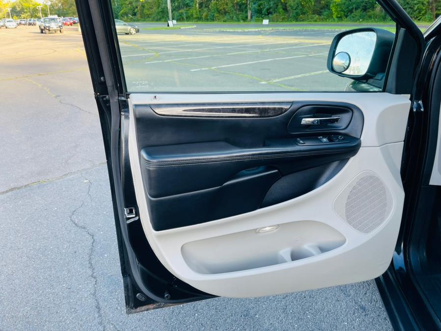 2012 Dodge Grand Caravan 4dr Wgn SE, available for sale in New Britain, Connecticut | Supreme Automotive. New Britain, Connecticut 2012 Dodge Grand Caravan 4dr Wgn SE, available for sale in New Britain, Connecticut | Supreme Automotive. New Britain, Connecticut