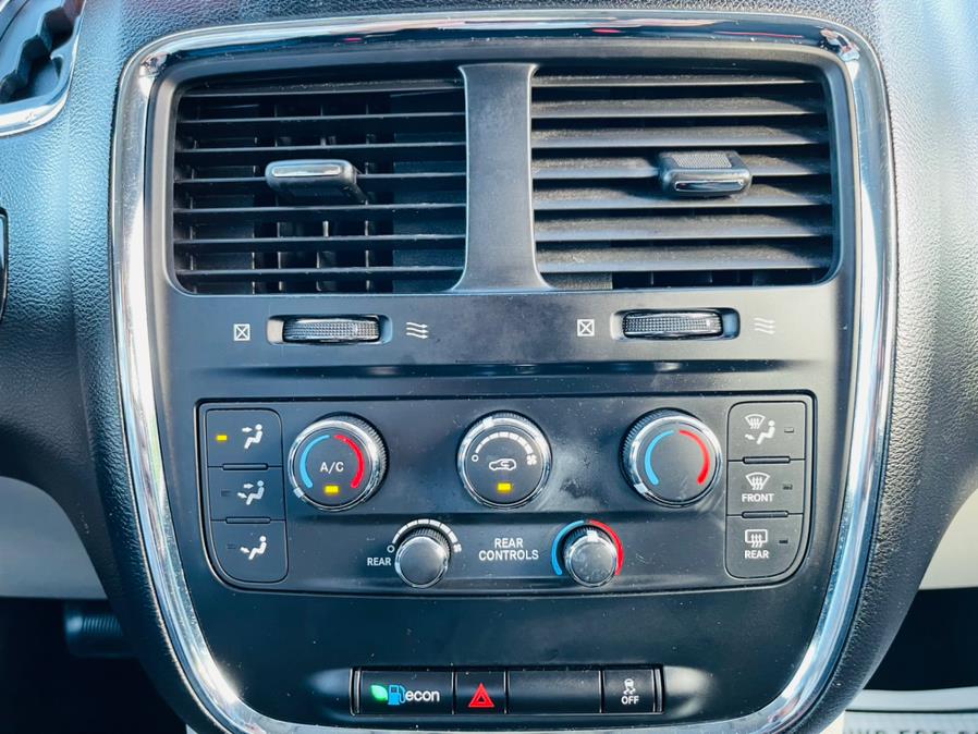 2012 Dodge Grand Caravan 4dr Wgn SE, available for sale in New Britain, Connecticut | Supreme Automotive. New Britain, Connecticut 2012 Dodge Grand Caravan 4dr Wgn SE, available for sale in New Britain, Connecticut | Supreme Automotive. New Britain, Connecticut