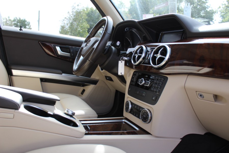 2015 Mercedes-Benz GLK-Class 4MATIC 4dr GLK350, available for sale in Great Neck, New York | Great Neck Car Buyers & Sellers. Great Neck, New York 2015 Mercedes-Benz GLK-Class 4MATIC 4dr GLK350, available for sale in Great Neck, New York | Great Neck Car Buyers & Sellers. Great Neck, New York