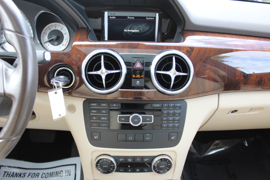 2015 Mercedes-Benz GLK-Class 4MATIC 4dr GLK350, available for sale in Great Neck, New York | Great Neck Car Buyers & Sellers. Great Neck, New York 2015 Mercedes-Benz GLK-Class 4MATIC 4dr GLK350, available for sale in Great Neck, New York | Great Neck Car Buyers & Sellers. Great Neck, New York