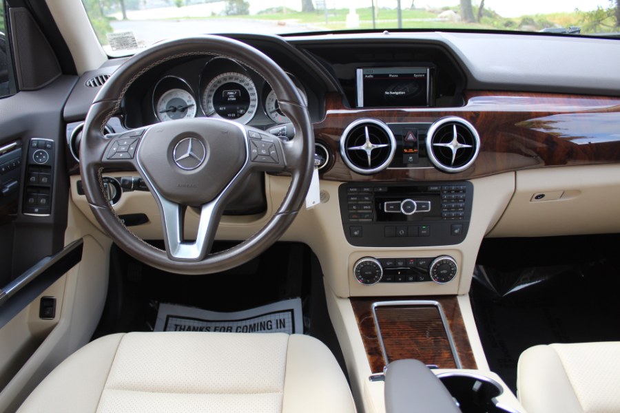 2015 Mercedes-Benz GLK-Class 4MATIC 4dr GLK350, available for sale in Great Neck, New York | Great Neck Car Buyers & Sellers. Great Neck, New York 2015 Mercedes-Benz GLK-Class 4MATIC 4dr GLK350, available for sale in Great Neck, New York | Great Neck Car Buyers & Sellers. Great Neck, New York