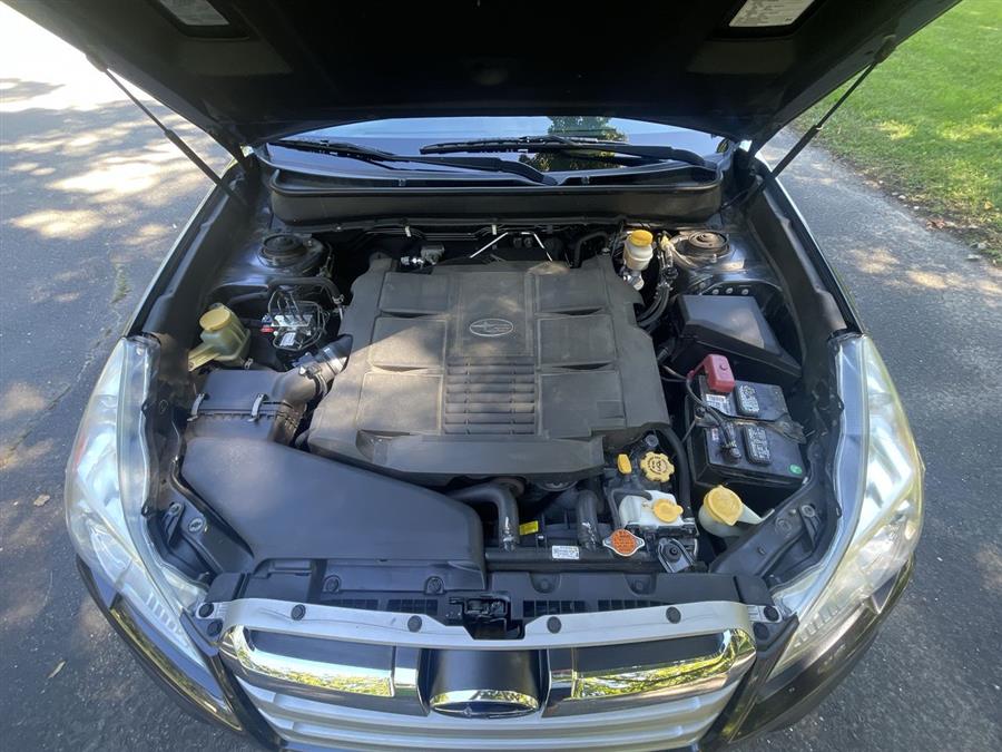 2013 Subaru Outback 4dr Wgn H6 Auto 3.6R Limited, available for sale in Stratford, Connecticut | Wiz Leasing Inc. Stratford, Connecticut 2013 Subaru Outback 4dr Wgn H6 Auto 3.6R Limited, available for sale in Stratford, Connecticut | Wiz Leasing Inc. Stratford, Connecticut