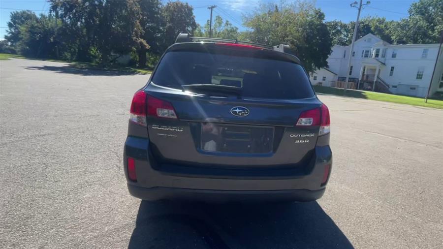 2013 Subaru Outback 4dr Wgn H6 Auto 3.6R Limited, available for sale in Stratford, Connecticut | Wiz Leasing Inc. Stratford, Connecticut 2013 Subaru Outback 4dr Wgn H6 Auto 3.6R Limited, available for sale in Stratford, Connecticut | Wiz Leasing Inc. Stratford, Connecticut