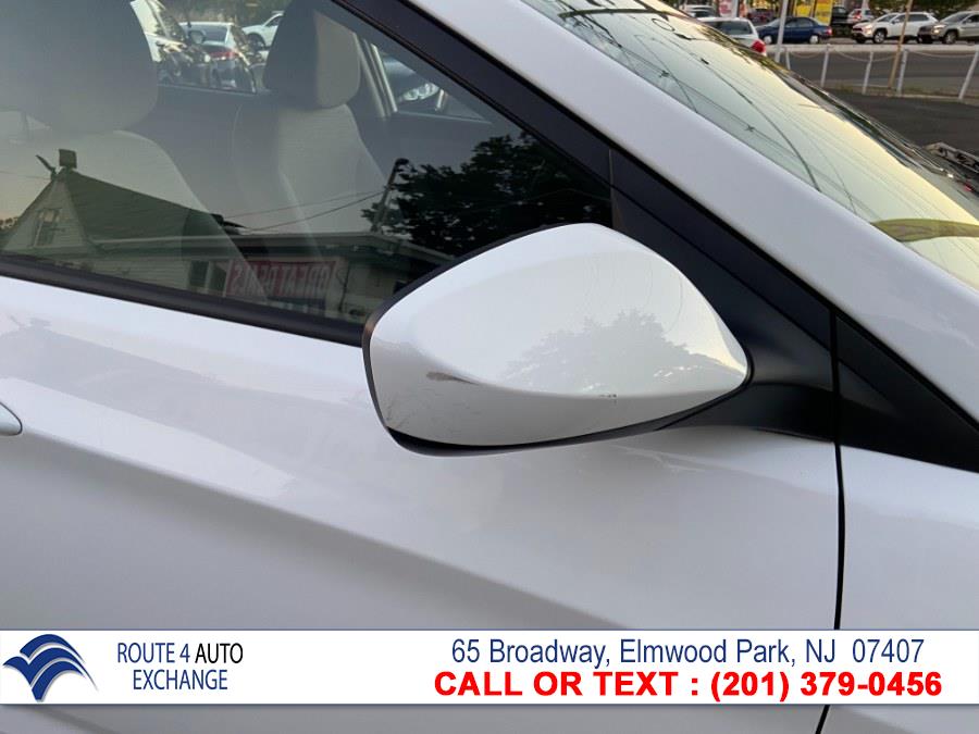 Used Hyundai Accent SE Sedan Auto 2017 | Route 4 Auto Exchange. Elmwood Park, New Jersey Used Hyundai Accent SE Sedan Auto 2017 | Route 4 Auto Exchange. Elmwood Park, New Jersey