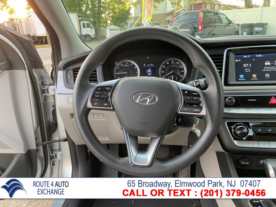Used Hyundai Sonata SE 2.4L 2018 | Route 4 Auto Exchange. Elmwood Park, New Jersey Used Hyundai Sonata SE 2.4L 2018 | Route 4 Auto Exchange. Elmwood Park, New Jersey