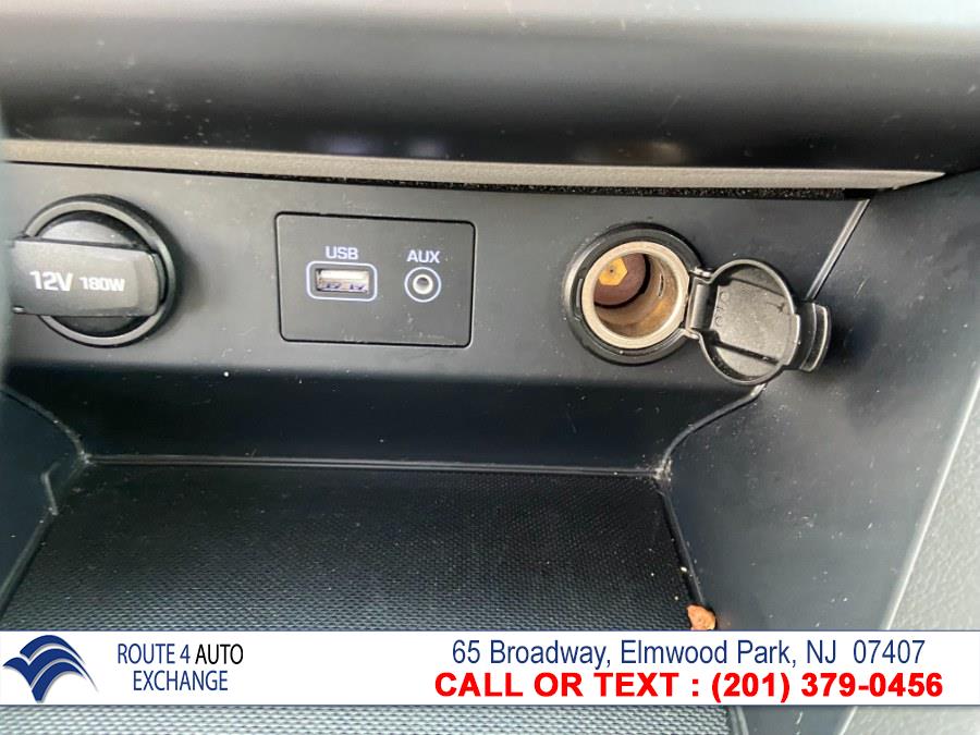 Used Hyundai Sonata SE 2.4L 2018 | Route 4 Auto Exchange. Elmwood Park, New Jersey Used Hyundai Sonata SE 2.4L 2018 | Route 4 Auto Exchange. Elmwood Park, New Jersey