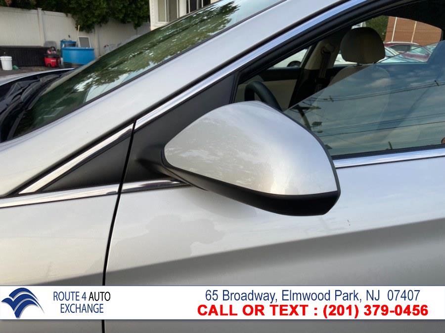 Used Hyundai Sonata SE 2.4L 2018 | Route 4 Auto Exchange. Elmwood Park, New Jersey Used Hyundai Sonata SE 2.4L 2018 | Route 4 Auto Exchange. Elmwood Park, New Jersey