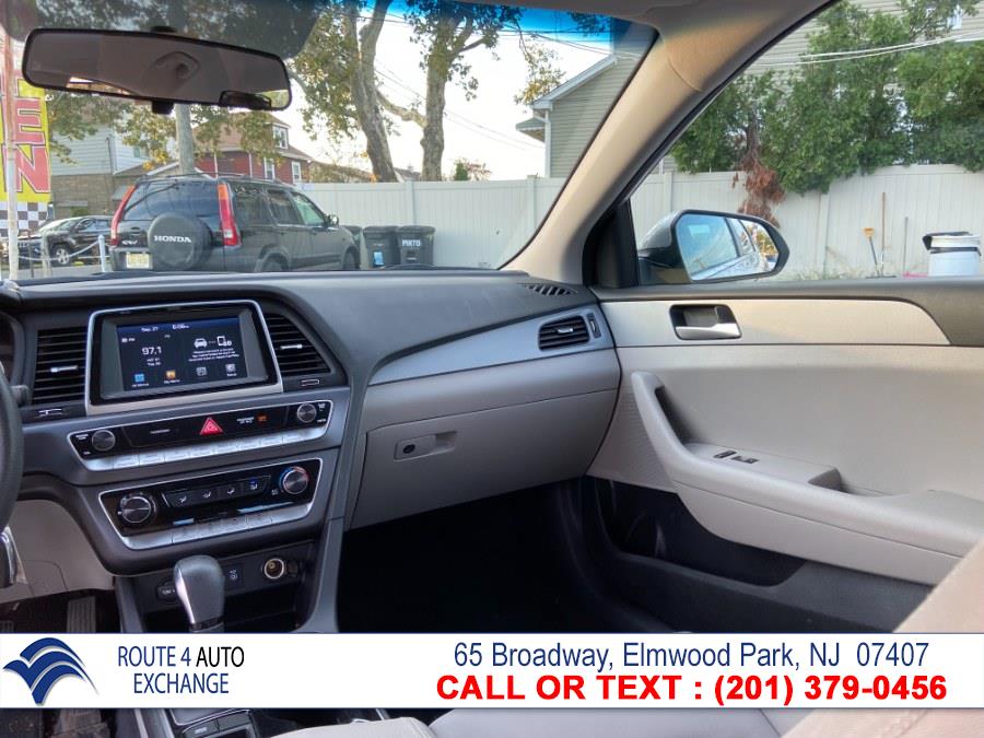 Used Hyundai Sonata SE 2.4L 2018 | Route 4 Auto Exchange. Elmwood Park, New Jersey Used Hyundai Sonata SE 2.4L 2018 | Route 4 Auto Exchange. Elmwood Park, New Jersey