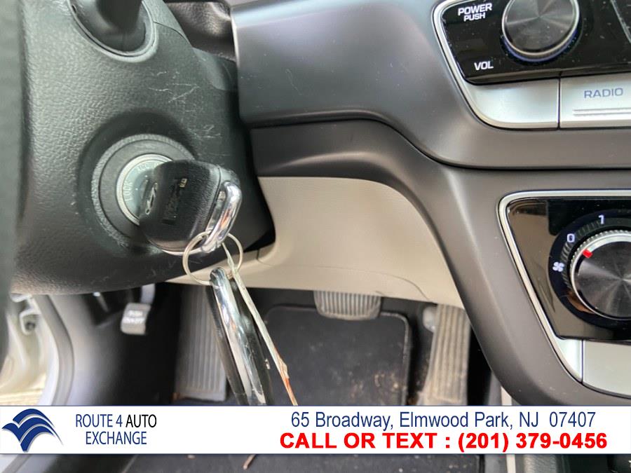 Used Hyundai Sonata SE 2.4L 2018 | Route 4 Auto Exchange. Elmwood Park, New Jersey Used Hyundai Sonata SE 2.4L 2018 | Route 4 Auto Exchange. Elmwood Park, New Jersey