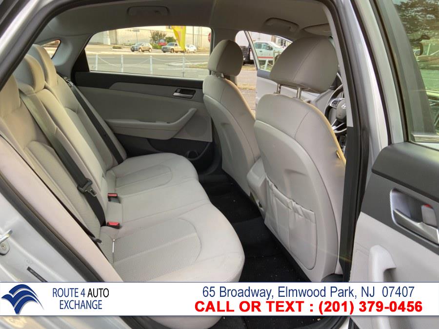 Used Hyundai Sonata SE 2.4L 2018 | Route 4 Auto Exchange. Elmwood Park, New Jersey Used Hyundai Sonata SE 2.4L 2018 | Route 4 Auto Exchange. Elmwood Park, New Jersey