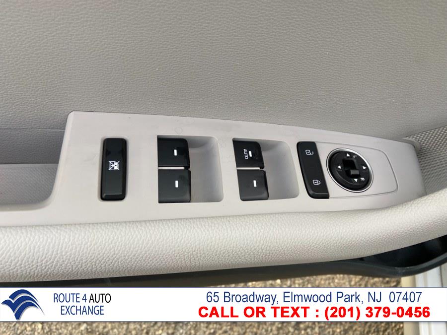 Used Hyundai Sonata SE 2.4L 2018 | Route 4 Auto Exchange. Elmwood Park, New Jersey Used Hyundai Sonata SE 2.4L 2018 | Route 4 Auto Exchange. Elmwood Park, New Jersey