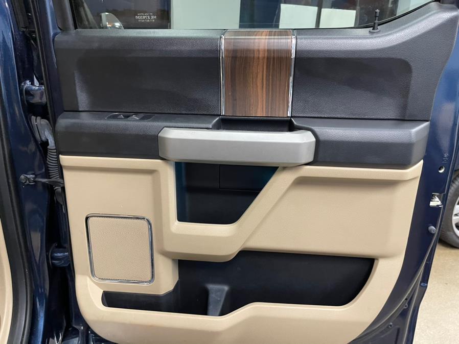 Used Ford F-150 Lariat 4WD SuperCrew 5.5'' Box 2017 | 5 Towns Drive. Inwood, New York Used Ford F-150 Lariat 4WD SuperCrew 5.5'' Box 2017 | 5 Towns Drive. Inwood, New York