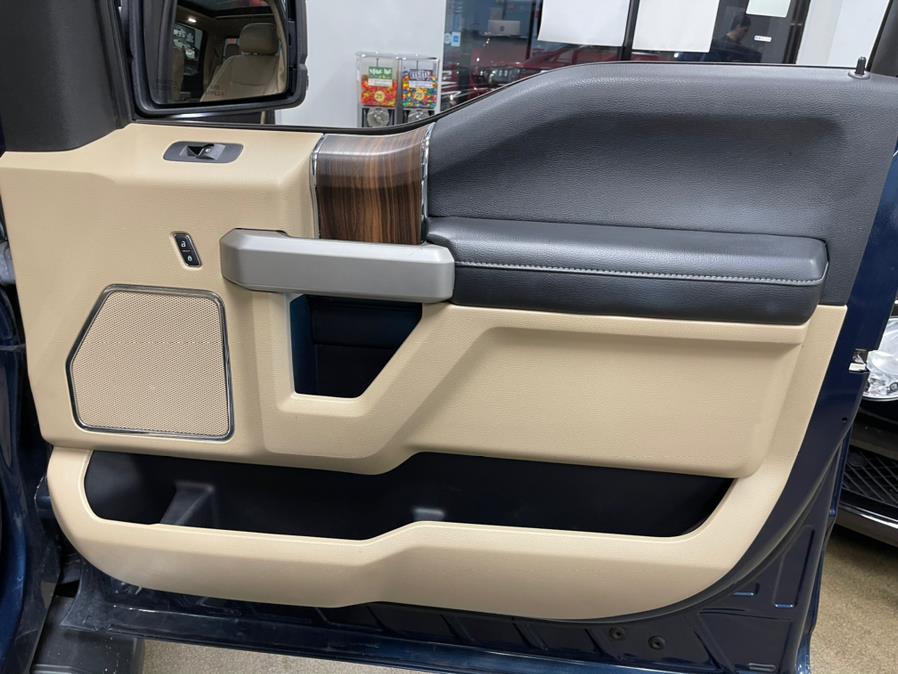 Used Ford F-150 Lariat 4WD SuperCrew 5.5'' Box 2017 | 5 Towns Drive. Inwood, New York Used Ford F-150 Lariat 4WD SuperCrew 5.5'' Box 2017 | 5 Towns Drive. Inwood, New York