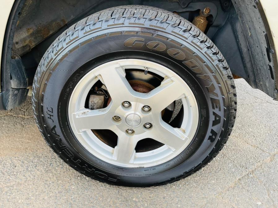 2005 Jeep Grand Cherokee 4dr Limited 4WD, available for sale in New Britain, Connecticut | Supreme Automotive. New Britain, Connecticut 2005 Jeep Grand Cherokee 4dr Limited 4WD, available for sale in New Britain, Connecticut | Supreme Automotive. New Britain, Connecticut