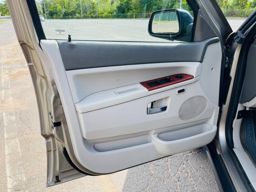 2005 Jeep Grand Cherokee 4dr Limited 4WD, available for sale in New Britain, Connecticut | Supreme Automotive. New Britain, Connecticut 2005 Jeep Grand Cherokee 4dr Limited 4WD, available for sale in New Britain, Connecticut | Supreme Automotive. New Britain, Connecticut