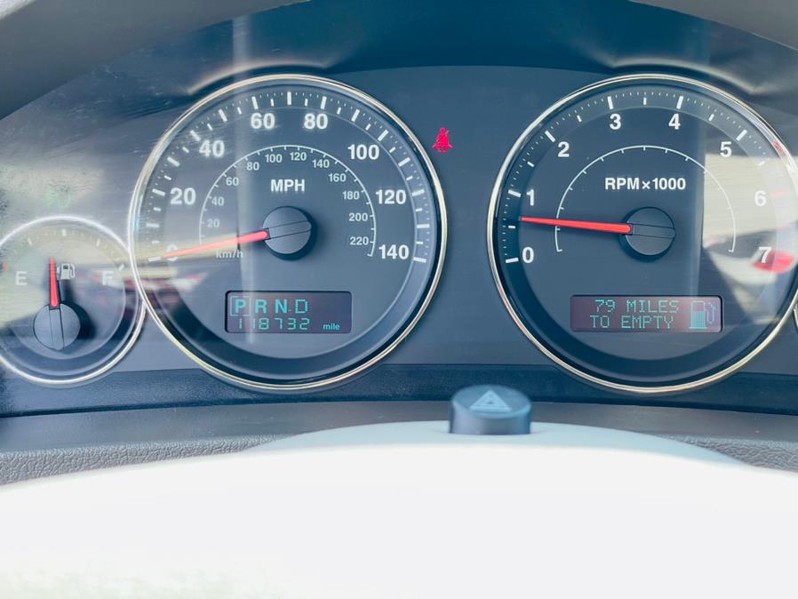 2005 Jeep Grand Cherokee 4dr Limited 4WD, available for sale in New Britain, Connecticut | Supreme Automotive. New Britain, Connecticut 2005 Jeep Grand Cherokee 4dr Limited 4WD, available for sale in New Britain, Connecticut | Supreme Automotive. New Britain, Connecticut