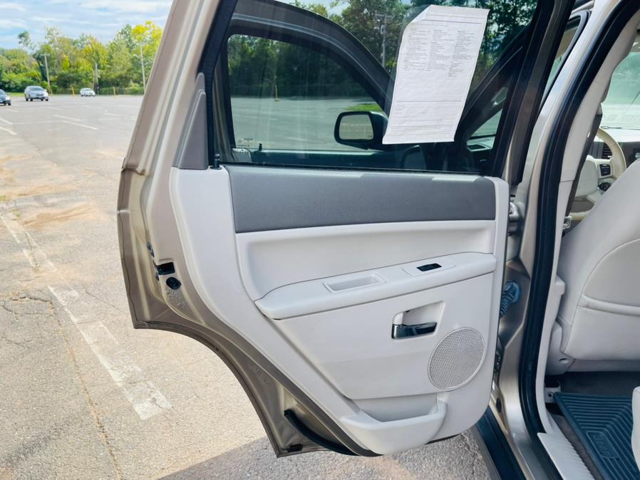 2005 Jeep Grand Cherokee 4dr Limited 4WD, available for sale in New Britain, Connecticut | Supreme Automotive. New Britain, Connecticut 2005 Jeep Grand Cherokee 4dr Limited 4WD, available for sale in New Britain, Connecticut | Supreme Automotive. New Britain, Connecticut