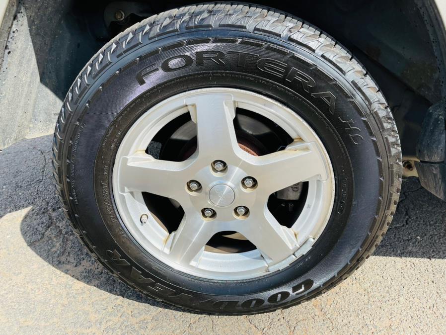 2005 Jeep Grand Cherokee 4dr Limited 4WD, available for sale in New Britain, Connecticut | Supreme Automotive. New Britain, Connecticut 2005 Jeep Grand Cherokee 4dr Limited 4WD, available for sale in New Britain, Connecticut | Supreme Automotive. New Britain, Connecticut