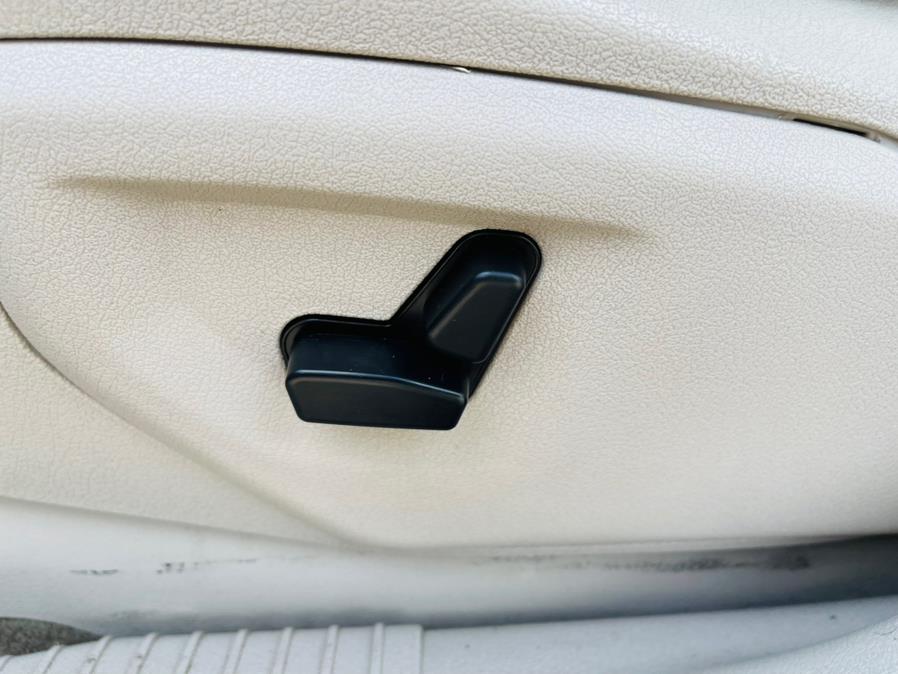 2005 Jeep Grand Cherokee 4dr Limited 4WD, available for sale in New Britain, Connecticut | Supreme Automotive. New Britain, Connecticut 2005 Jeep Grand Cherokee 4dr Limited 4WD, available for sale in New Britain, Connecticut | Supreme Automotive. New Britain, Connecticut