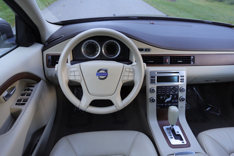 2010 Volvo XC70 Base, available for sale in North Salem, New York | Meccanic Shop North Inc. North Salem, New York 2010 Volvo XC70 Base, available for sale in North Salem, New York | Meccanic Shop North Inc. North Salem, New York