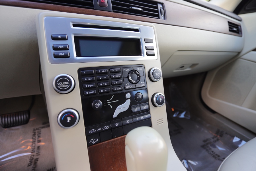 2010 Volvo XC70 Base, available for sale in North Salem, New York | Meccanic Shop North Inc. North Salem, New York 2010 Volvo XC70 Base, available for sale in North Salem, New York | Meccanic Shop North Inc. North Salem, New York