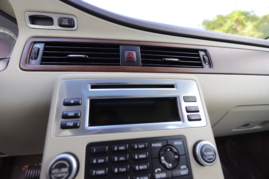 2010 Volvo XC70 Base, available for sale in North Salem, New York | Meccanic Shop North Inc. North Salem, New York 2010 Volvo XC70 Base, available for sale in North Salem, New York | Meccanic Shop North Inc. North Salem, New York