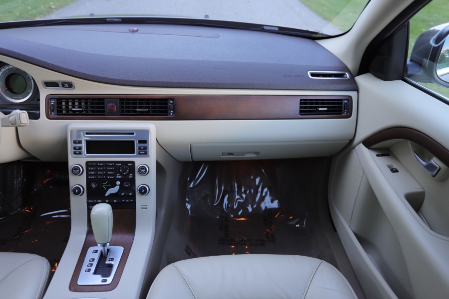 2010 Volvo XC70 Base, available for sale in North Salem, New York | Meccanic Shop North Inc. North Salem, New York 2010 Volvo XC70 Base, available for sale in North Salem, New York | Meccanic Shop North Inc. North Salem, New York