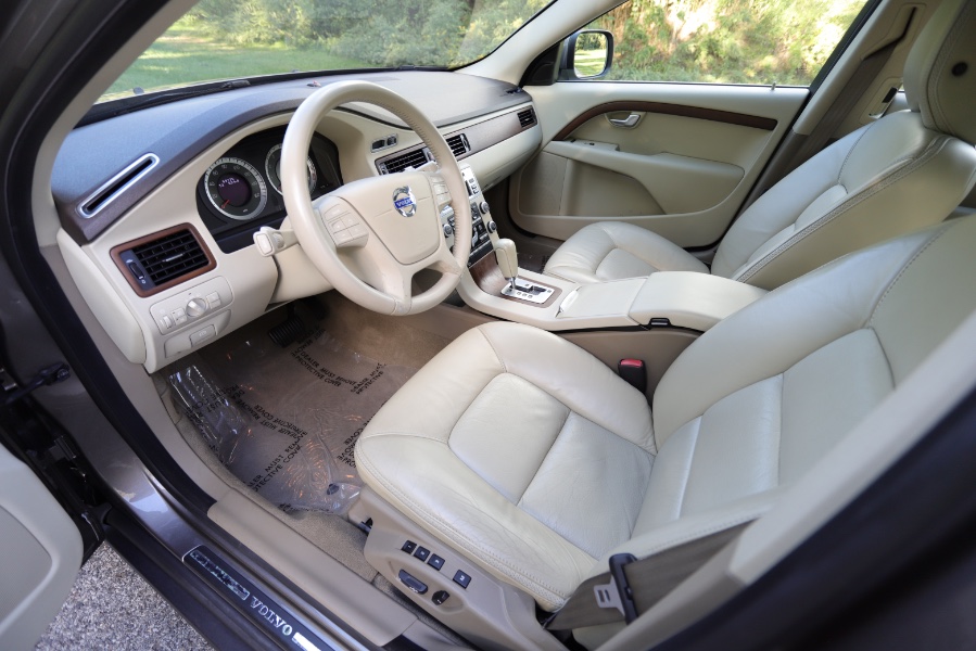 2010 Volvo XC70 Base, available for sale in North Salem, New York | Meccanic Shop North Inc. North Salem, New York 2010 Volvo XC70 Base, available for sale in North Salem, New York | Meccanic Shop North Inc. North Salem, New York