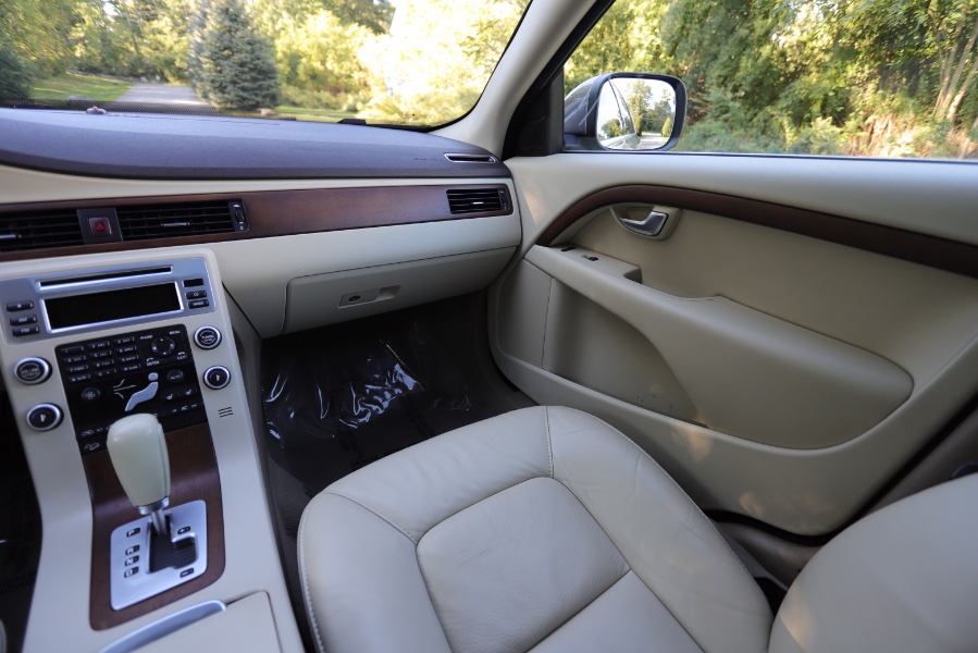 2010 Volvo XC70 Base, available for sale in North Salem, New York | Meccanic Shop North Inc. North Salem, New York 2010 Volvo XC70 Base, available for sale in North Salem, New York | Meccanic Shop North Inc. North Salem, New York