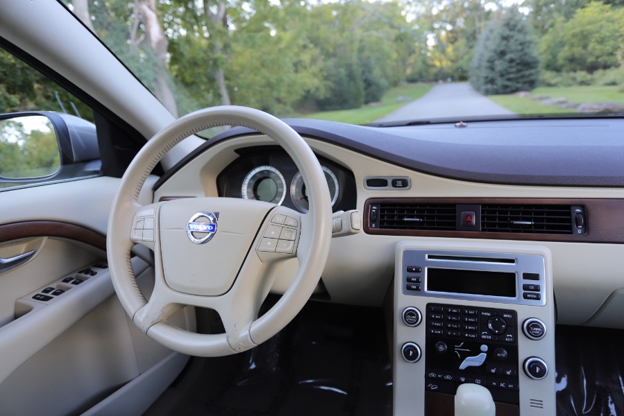 2010 Volvo XC70 Base, available for sale in North Salem, New York | Meccanic Shop North Inc. North Salem, New York 2010 Volvo XC70 Base, available for sale in North Salem, New York | Meccanic Shop North Inc. North Salem, New York