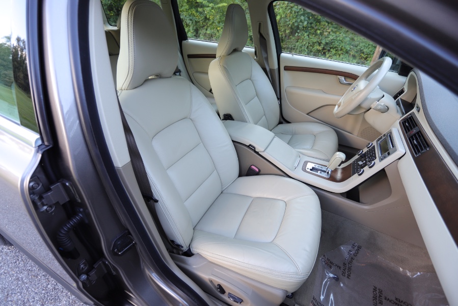 2010 Volvo XC70 Base, available for sale in North Salem, New York | Meccanic Shop North Inc. North Salem, New York 2010 Volvo XC70 Base, available for sale in North Salem, New York | Meccanic Shop North Inc. North Salem, New York