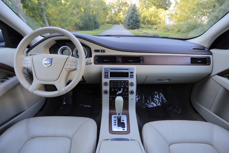 2010 Volvo XC70 Base, available for sale in North Salem, New York | Meccanic Shop North Inc. North Salem, New York 2010 Volvo XC70 Base, available for sale in North Salem, New York | Meccanic Shop North Inc. North Salem, New York