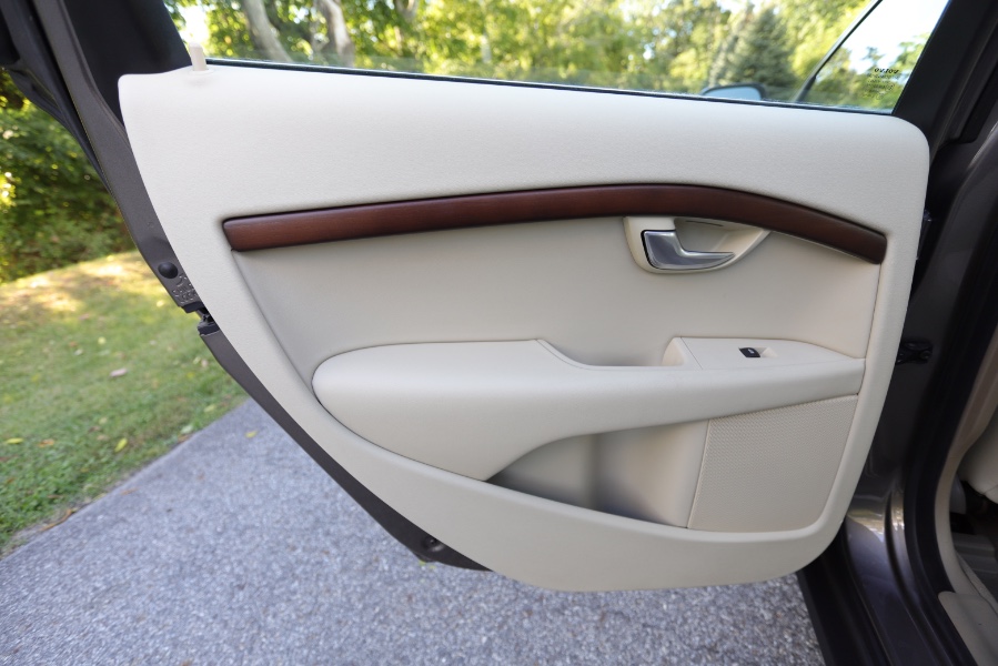 2010 Volvo XC70 Base, available for sale in North Salem, New York | Meccanic Shop North Inc. North Salem, New York 2010 Volvo XC70 Base, available for sale in North Salem, New York | Meccanic Shop North Inc. North Salem, New York