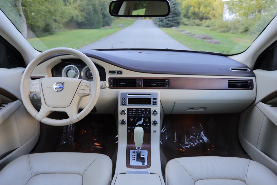2010 Volvo XC70 Base, available for sale in North Salem, New York | Meccanic Shop North Inc. North Salem, New York 2010 Volvo XC70 Base, available for sale in North Salem, New York | Meccanic Shop North Inc. North Salem, New York