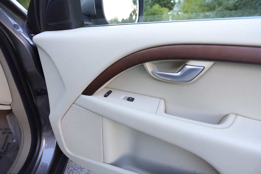 2010 Volvo XC70 Base, available for sale in North Salem, New York | Meccanic Shop North Inc. North Salem, New York 2010 Volvo XC70 Base, available for sale in North Salem, New York | Meccanic Shop North Inc. North Salem, New York