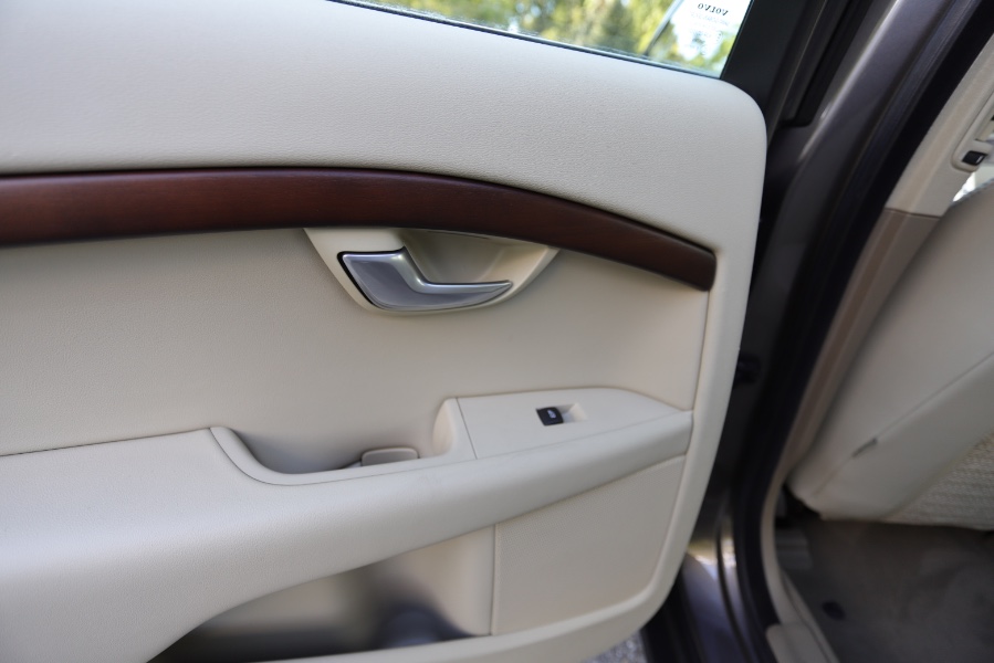 2010 Volvo XC70 Base, available for sale in North Salem, New York | Meccanic Shop North Inc. North Salem, New York 2010 Volvo XC70 Base, available for sale in North Salem, New York | Meccanic Shop North Inc. North Salem, New York