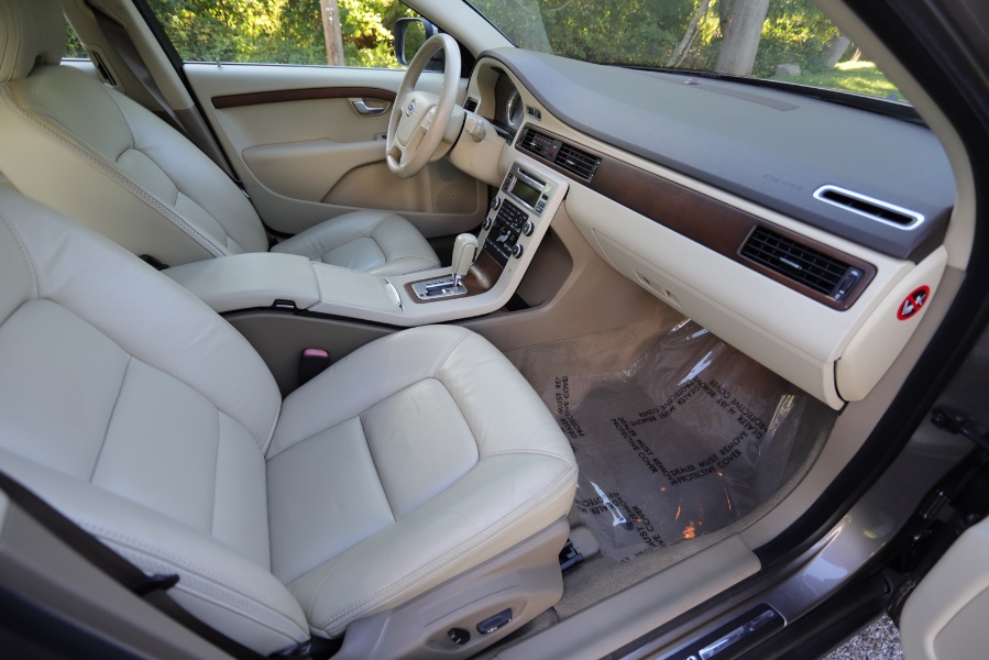 2010 Volvo XC70 Base, available for sale in North Salem, New York | Meccanic Shop North Inc. North Salem, New York 2010 Volvo XC70 Base, available for sale in North Salem, New York | Meccanic Shop North Inc. North Salem, New York