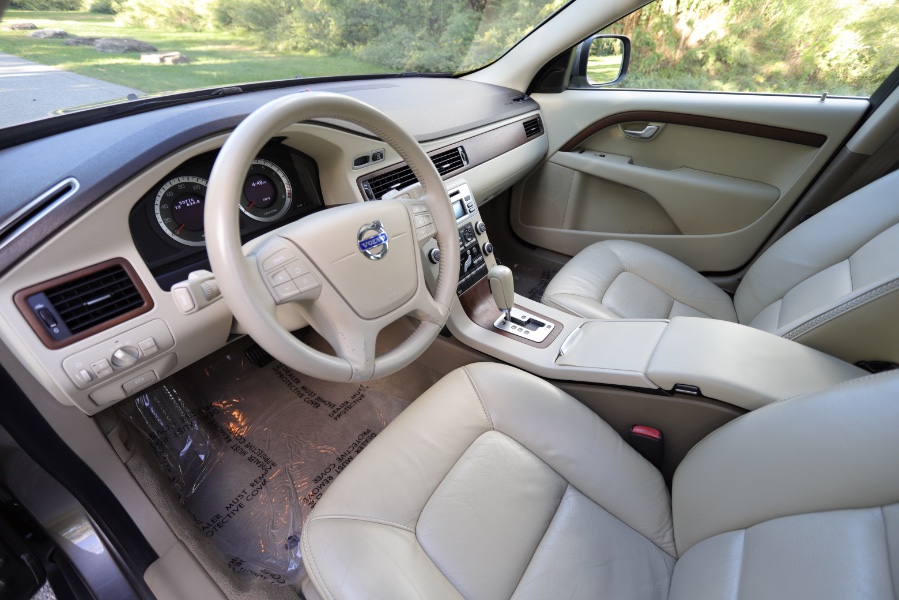 2010 Volvo XC70 Base, available for sale in North Salem, New York | Meccanic Shop North Inc. North Salem, New York 2010 Volvo XC70 Base, available for sale in North Salem, New York | Meccanic Shop North Inc. North Salem, New York