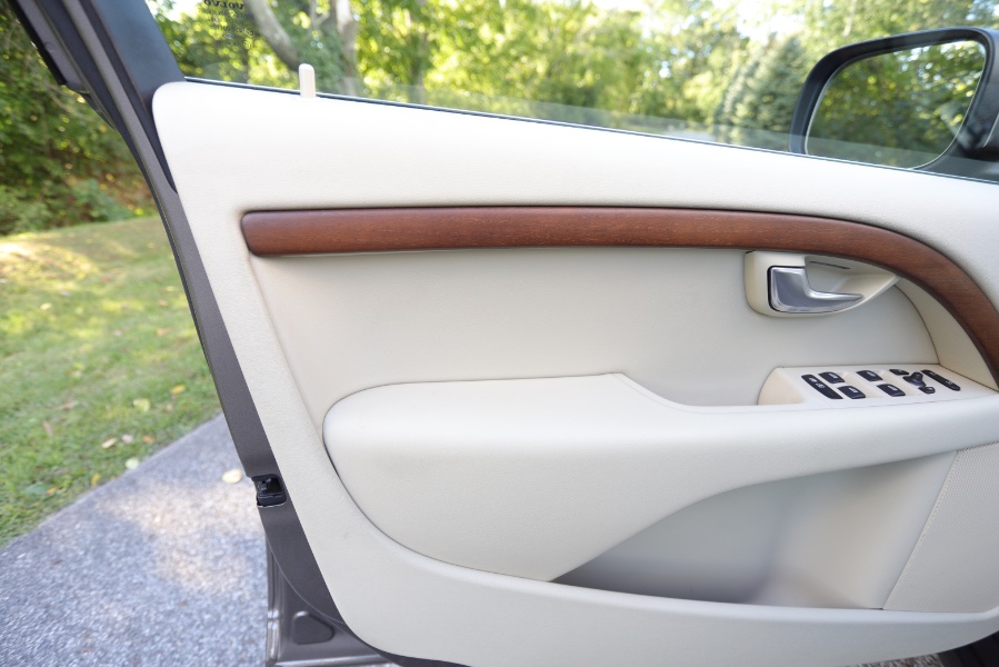 2010 Volvo XC70 Base, available for sale in North Salem, New York | Meccanic Shop North Inc. North Salem, New York 2010 Volvo XC70 Base, available for sale in North Salem, New York | Meccanic Shop North Inc. North Salem, New York
