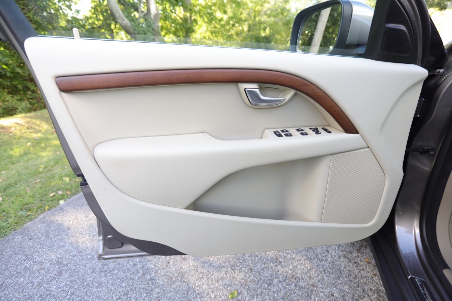 2010 Volvo XC70 Base, available for sale in North Salem, New York | Meccanic Shop North Inc. North Salem, New York 2010 Volvo XC70 Base, available for sale in North Salem, New York | Meccanic Shop North Inc. North Salem, New York