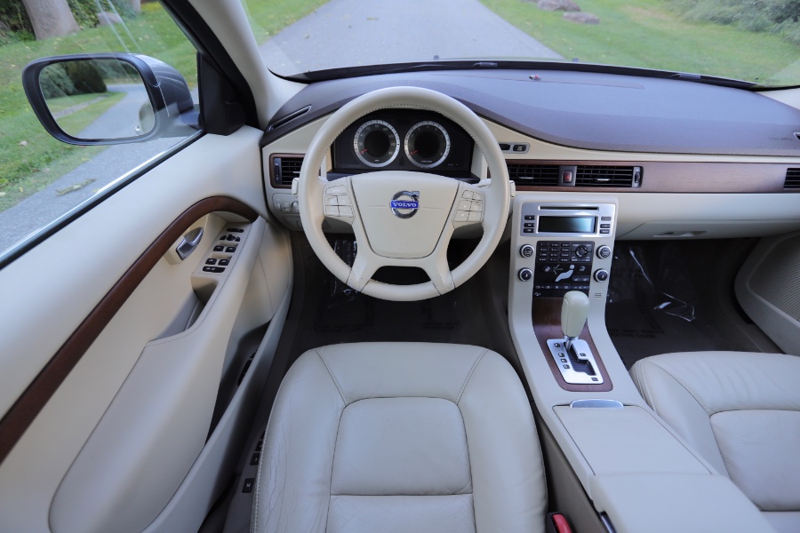 2010 Volvo XC70 Base, available for sale in North Salem, New York | Meccanic Shop North Inc. North Salem, New York 2010 Volvo XC70 Base, available for sale in North Salem, New York | Meccanic Shop North Inc. North Salem, New York