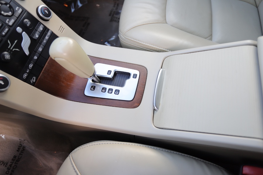 2010 Volvo XC70 Base, available for sale in North Salem, New York | Meccanic Shop North Inc. North Salem, New York 2010 Volvo XC70 Base, available for sale in North Salem, New York | Meccanic Shop North Inc. North Salem, New York