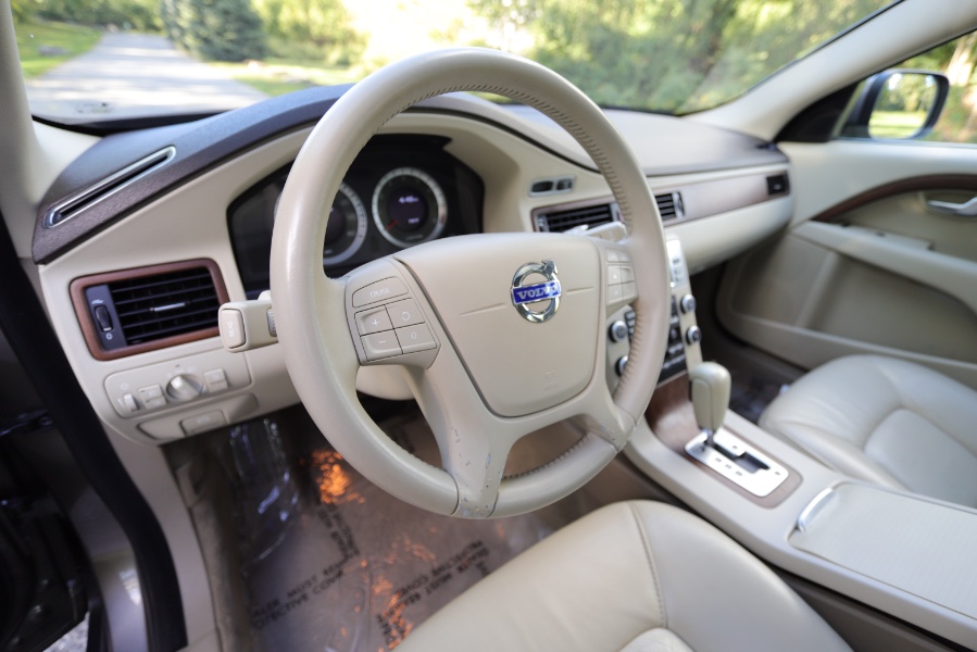 2010 Volvo XC70 Base, available for sale in North Salem, New York | Meccanic Shop North Inc. North Salem, New York 2010 Volvo XC70 Base, available for sale in North Salem, New York | Meccanic Shop North Inc. North Salem, New York