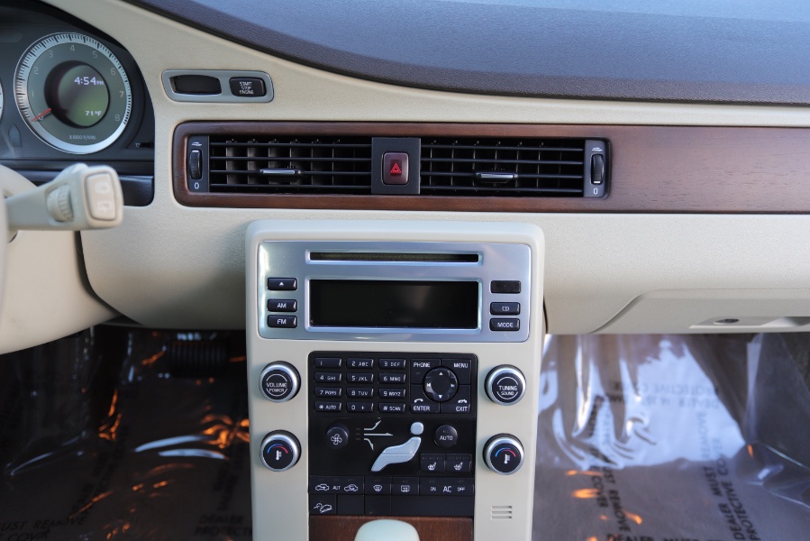 2010 Volvo XC70 Base, available for sale in North Salem, New York | Meccanic Shop North Inc. North Salem, New York 2010 Volvo XC70 Base, available for sale in North Salem, New York | Meccanic Shop North Inc. North Salem, New York